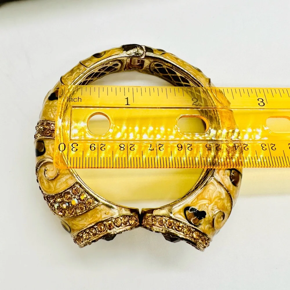🔥 Gorgeous Rhinestone Statement Bracelet - Picture 12 of 17